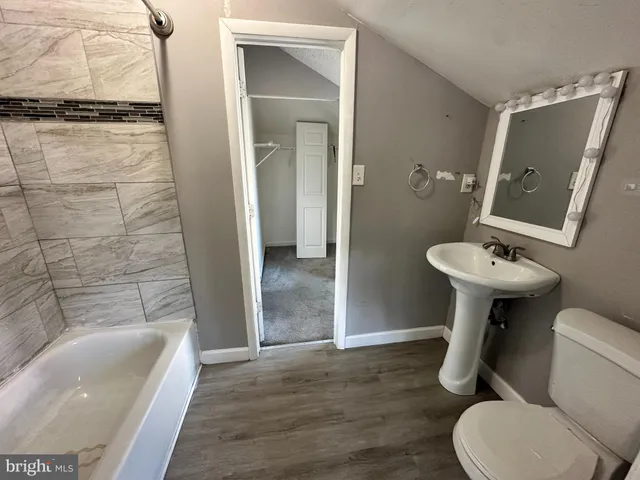 $260,000 | 16 Tyrone Avenue, New Castle, DE 19720