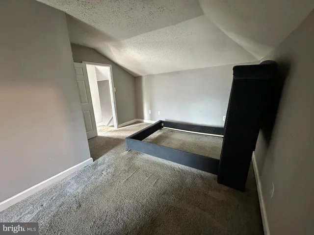 $260,000 | 16 Tyrone Avenue, New Castle, DE 19720