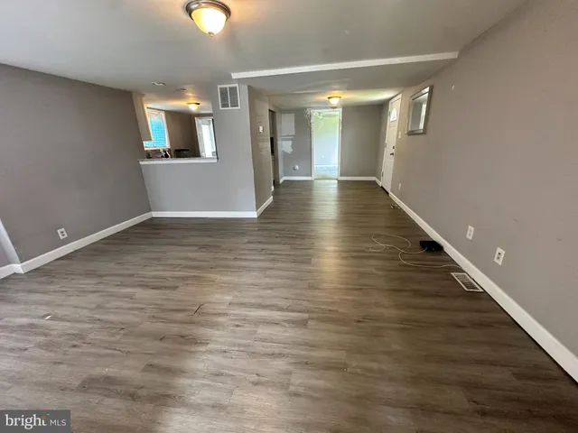 $260,000 | 16 Tyrone Avenue, New Castle, DE 19720