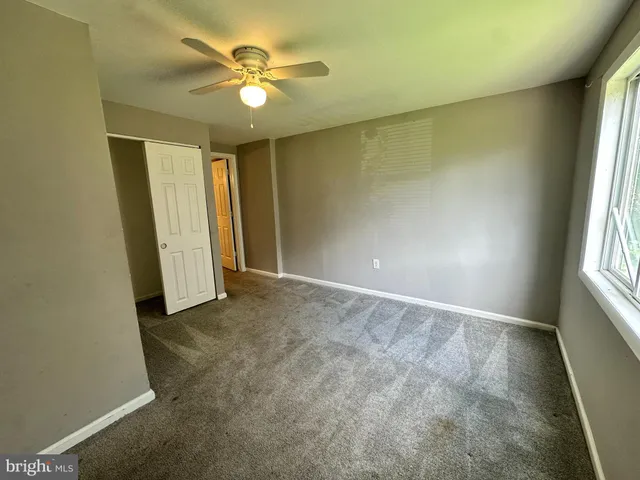 $260,000 | 16 Tyrone Avenue, New Castle, DE 19720