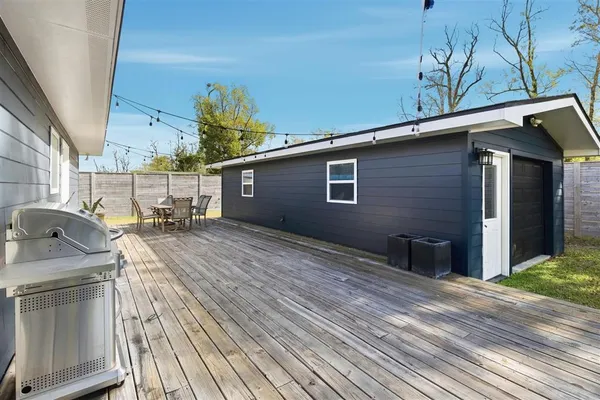 $469,500 | 2829 West Prien Lake Road, Lake Charles, LA 70605