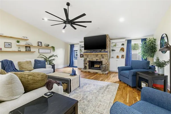 $469,500 | 2829 West Prien Lake Road, Lake Charles, LA 70605