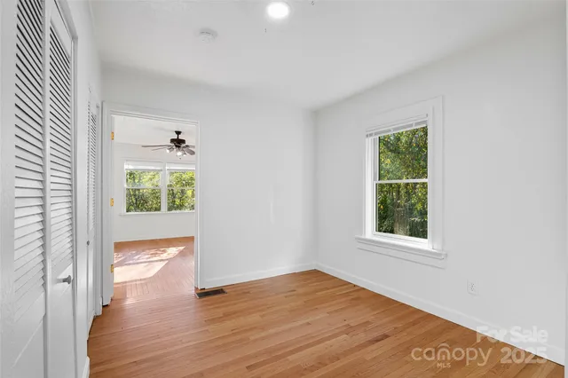 $375,000 | 14 Luckenbach Drive, Fairview, NC 28730