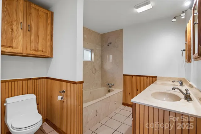 $375,000 | 14 Luckenbach Drive, Fairview, NC 28730