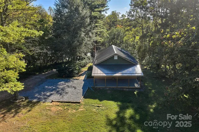 $375,000 | 14 Luckenbach Drive, Fairview, NC 28730