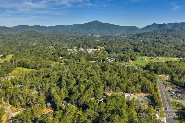 $375,000 | 14 Luckenbach Drive, Fairview, NC 28730