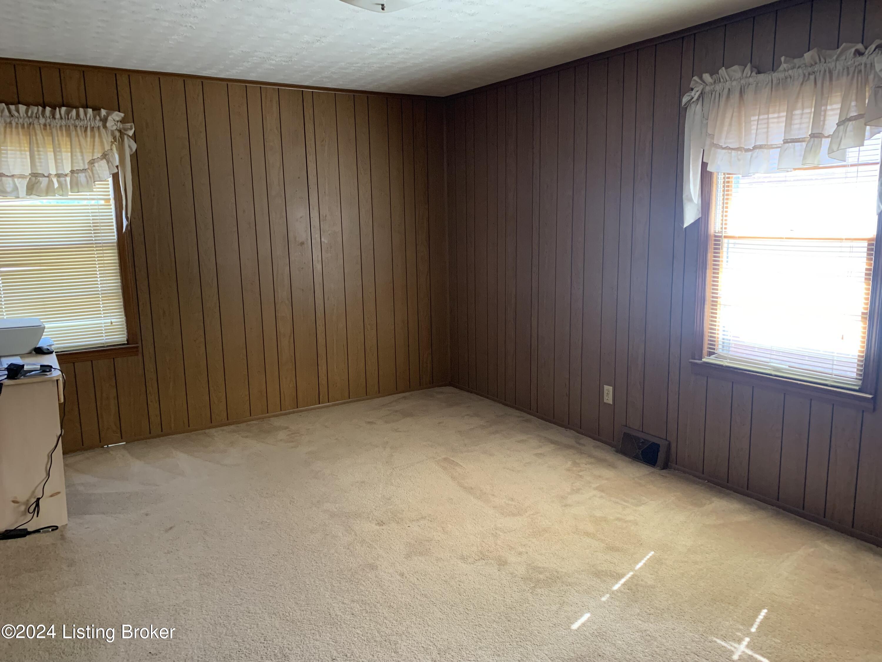 4935 Springfield Road Bardstown, KY 40004 - Photo 12 of 19 IMG_3659