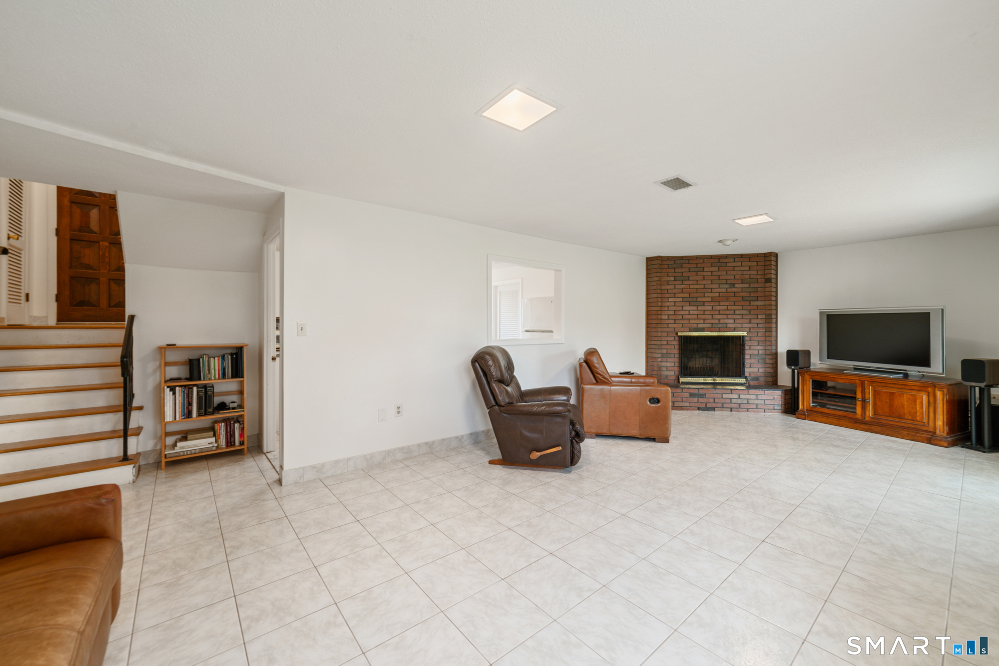 36 Cross Hill Road Wethersfield, CT 06109 - Photo 23 of 40