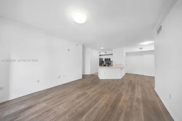 $3,100 | 9172 Collins Avenue, Unit 212, Surfside, FL 33154
