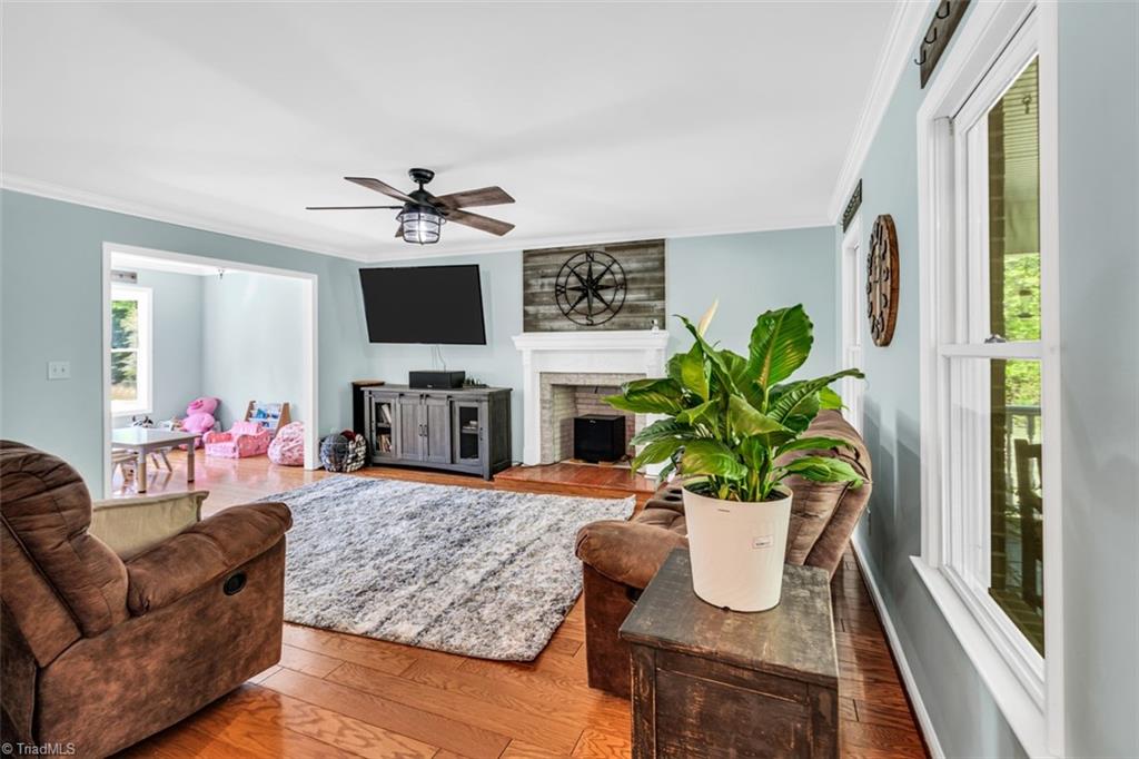 3214 Saddle Club Road Mebane, NC 27302 - Photo 12 of 50 Living room