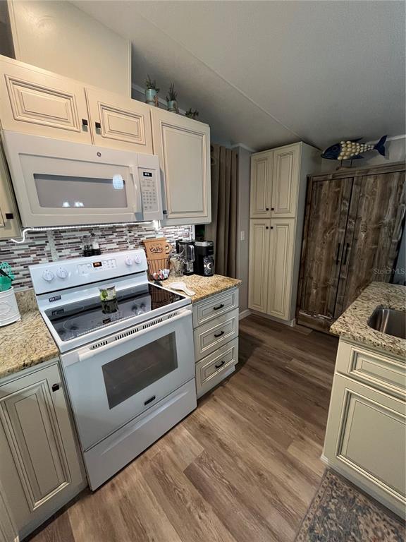 1129 Jordan Loop Okeechobee, FL 34974 - Photo 13 of 38 Gallery Image 13
