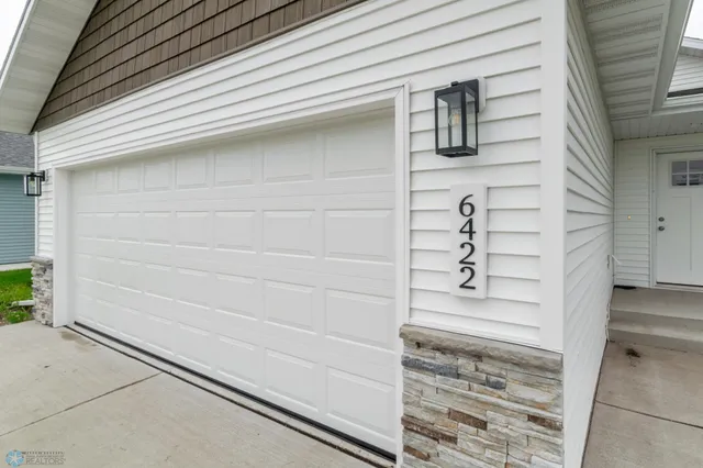 $280,900 | 6422 82nd Avenue South, Horace, ND 58047