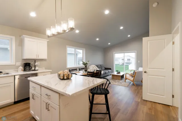 $280,900 | 6422 82nd Avenue South, Horace, ND 58047