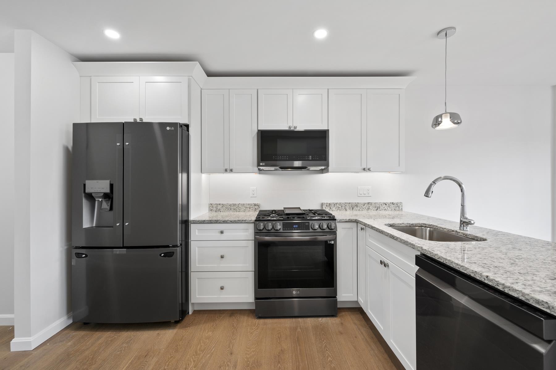 3 Autumn Lane Raymond, NH 03077 - Photo 12 of 24