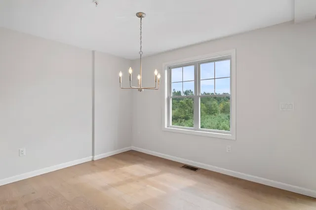 $469,900 | 3 Autumn Lane, Raymond, NH 03077