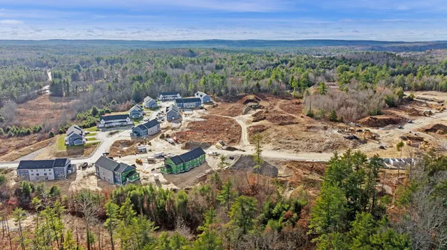 $469,900 | 3 Autumn Lane, Raymond, NH 03077