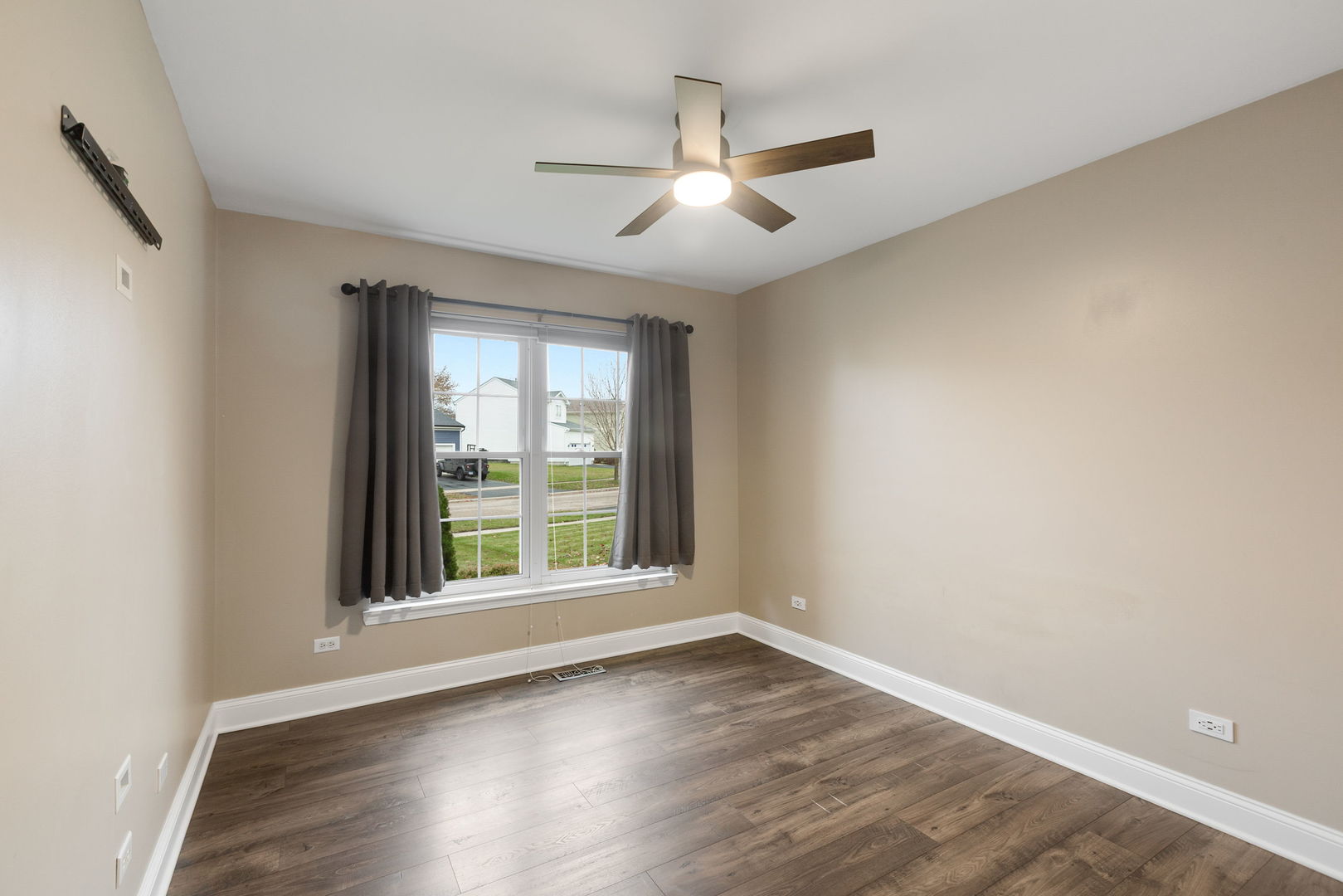 28621 Wagon Trail Road Lakemoor, IL 60051 - Photo 13 of 21