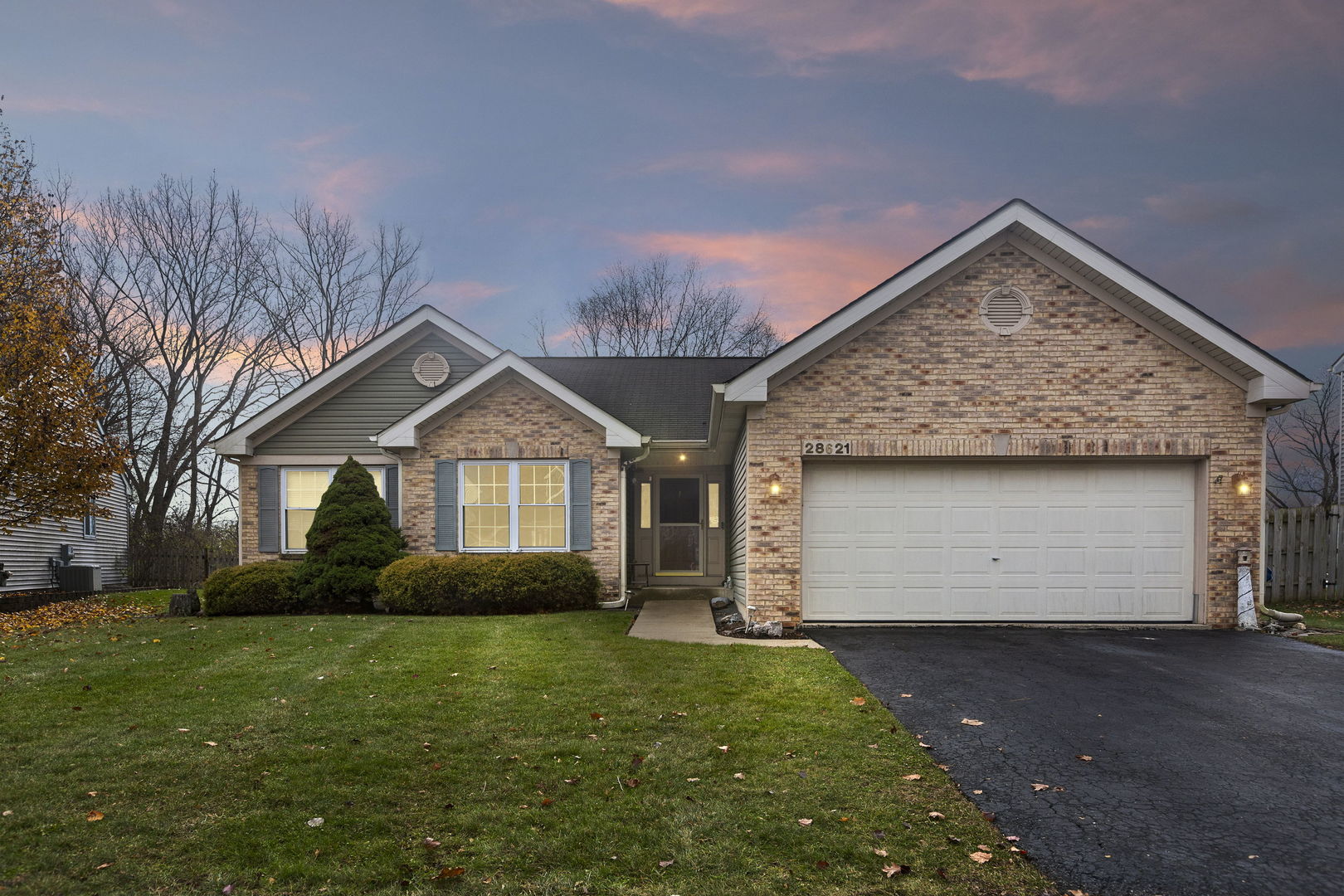 28621 Wagon Trail Road Lakemoor, IL 60051 - Photo 2 of 21