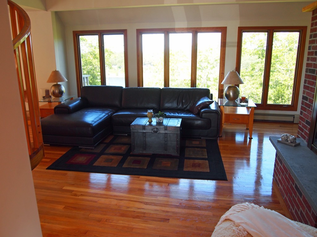 17 Foretop Road Bourne, MA 02532 - Photo 5 of 10