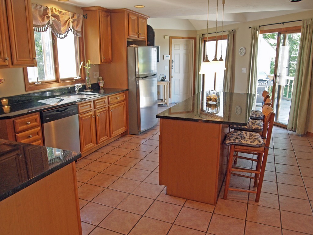 17 Foretop Road Bourne, MA 02532 - Photo 7 of 10