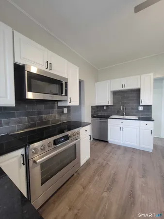 $1,950 | 126 Winthrop Street, Unit 1, New Britain, CT 06052