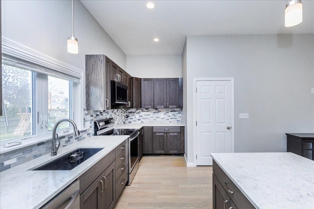 8 Dana Road Peabody, MA 01960 - Photo 6 of 42