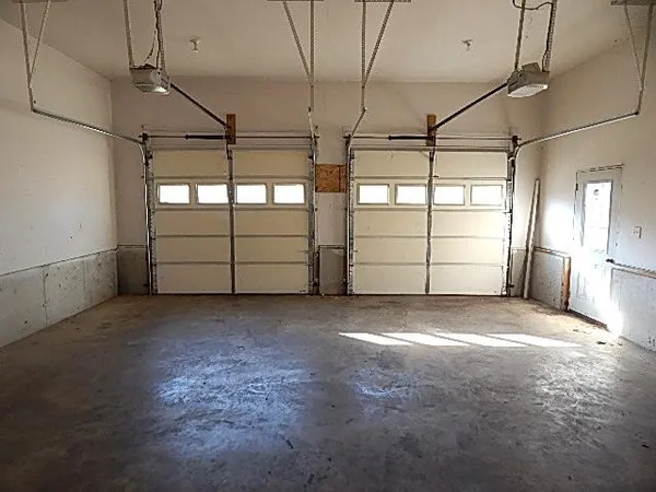 a view of a garage