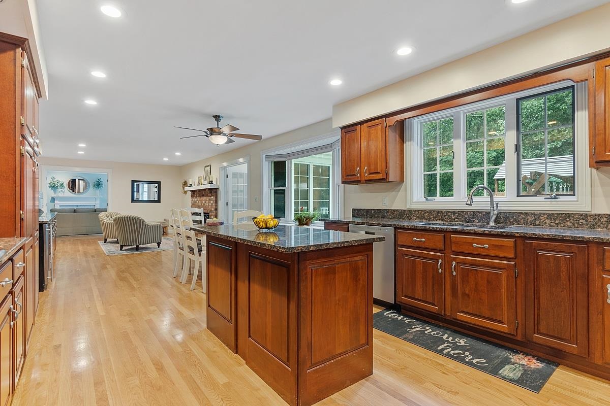 48 Blossom Road Windham, NH 03087 - Photo 8 of 40