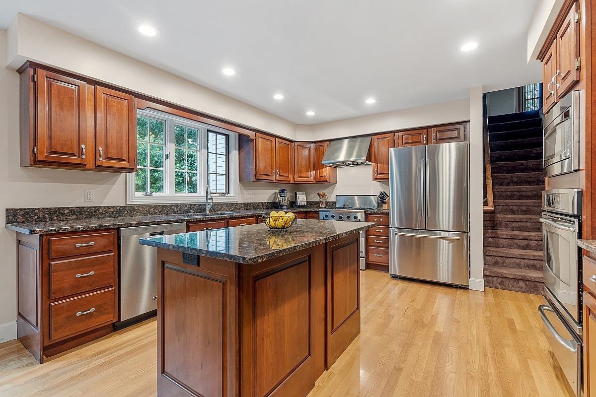 48 Blossom Road Windham, NH 03087 - Photo 9 of 40