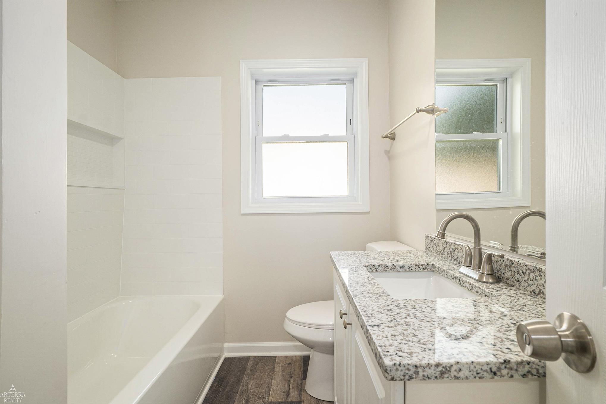 5122 Lapeer Road Burton, MI 48509 - Photo 11 of 25 50154288-adb7f71e-9972-47be-b18e-30ee963f85b0.JPG