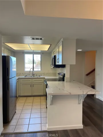 $4,200 | 380 West Wilson, Unit E106, Costa Mesa, CA 92627
