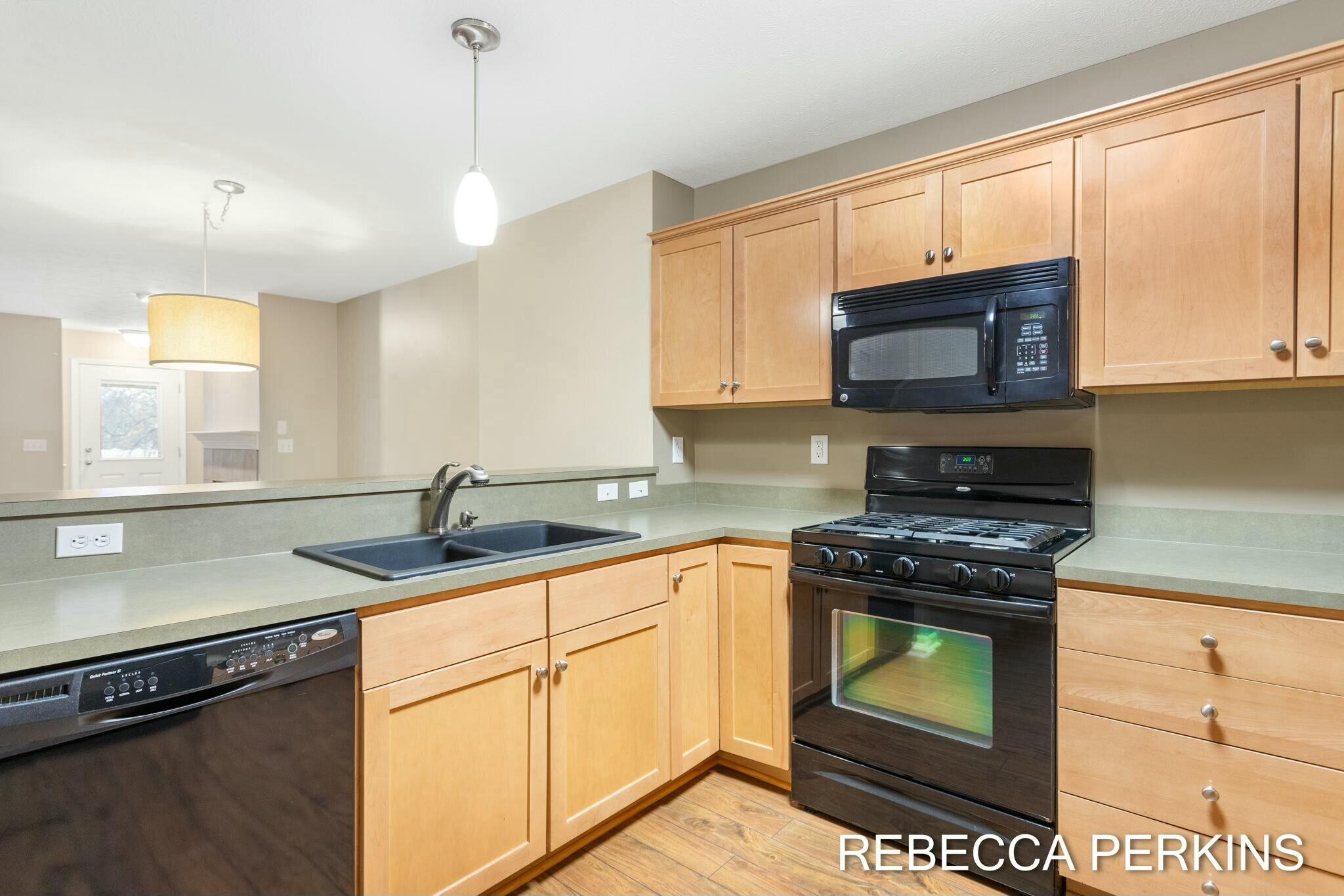1062 Cobblestone Road Holland, MI 49423 - Photo 6 of 55 tempImagerj5RsL