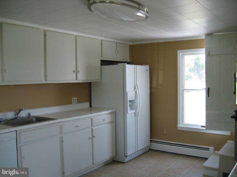 213 Jones Road Chester, MD 21619 - Photo 17 of 27 Kitchen