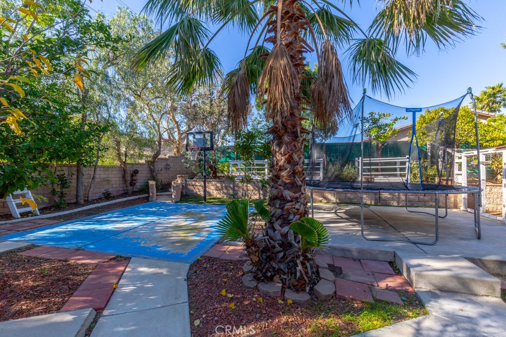 1457 Faircliff Street Beaumont, CA 92223 - Photo 32 of 37 a view of a backyard