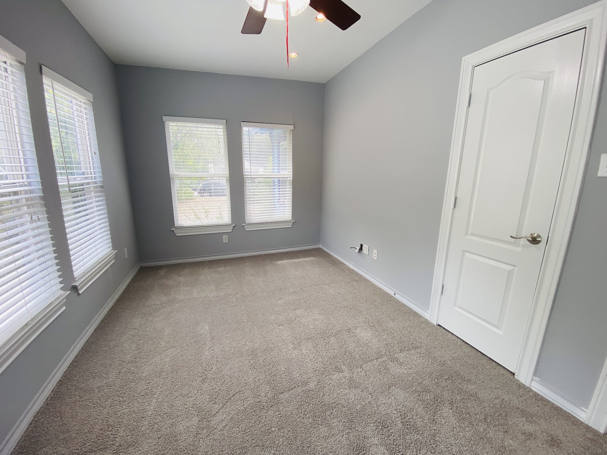 404 East 35th Street, Unit A Austin, TX 78705 - Photo 31 of 36 a view of an empty room with a window