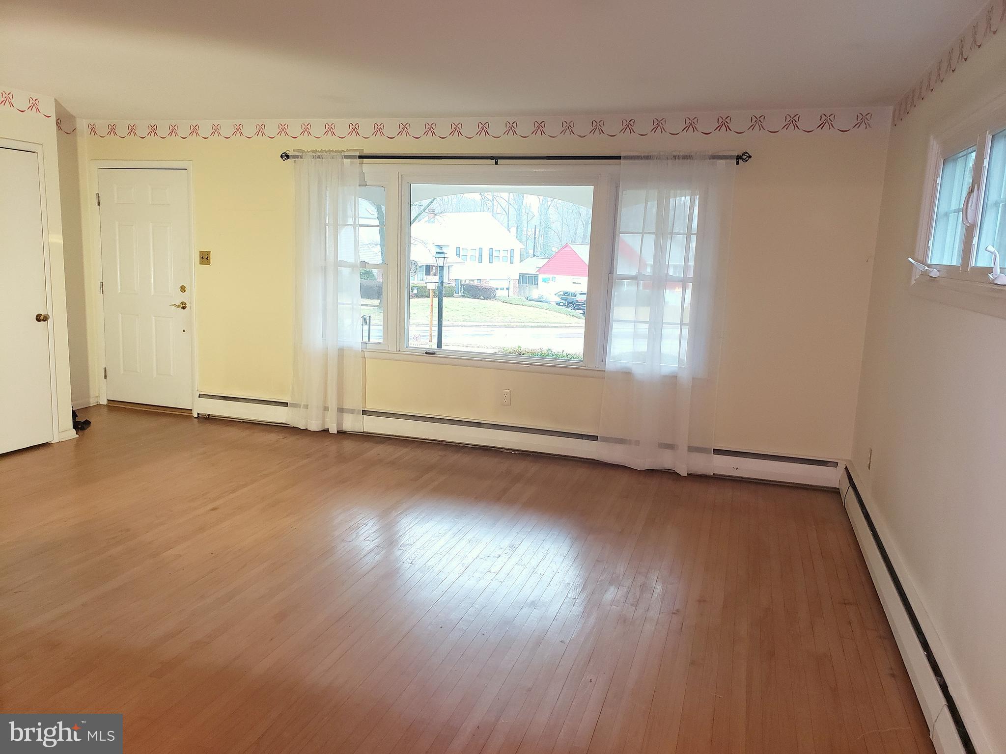 10 Bryan Avenue Malvern, PA 19355 - Photo 25 of 46 Living Room
