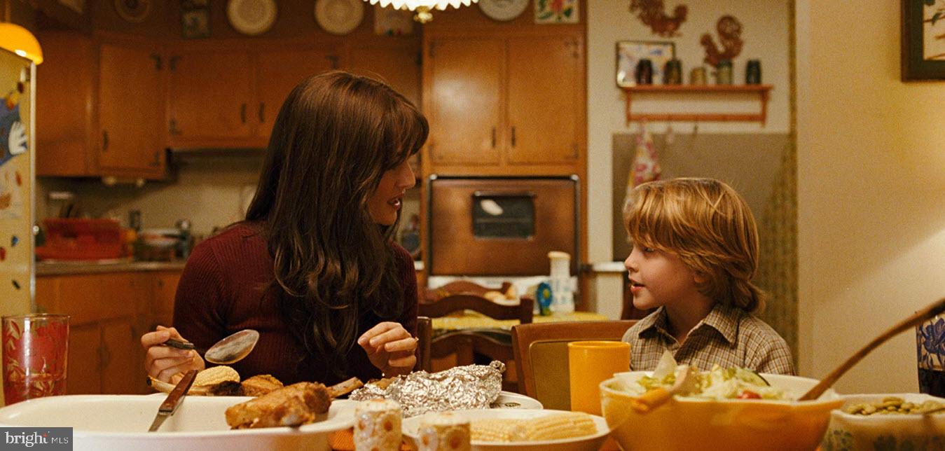10 Bryan Avenue Malvern, PA 19355 - Photo 28 of 46 Kitchen scenes in Studio with the oven