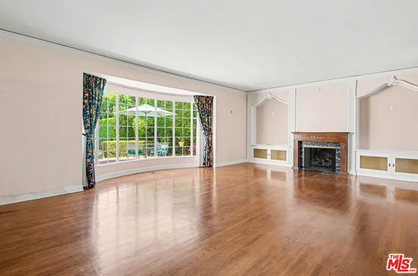 $9,379,000 | 608 Trenton Drive, Beverly Hills, CA 90210