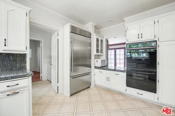 $9,379,000 | 608 Trenton Drive, Beverly Hills, CA 90210