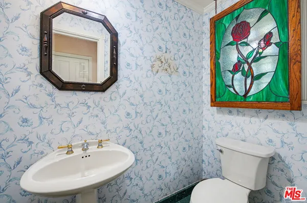 $9,379,000 | 608 Trenton Drive, Beverly Hills, CA 90210