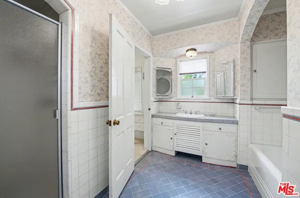 $9,379,000 | 608 Trenton Drive, Beverly Hills, CA 90210