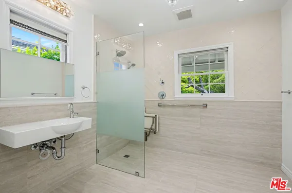 $9,379,000 | 608 Trenton Drive, Beverly Hills, CA 90210