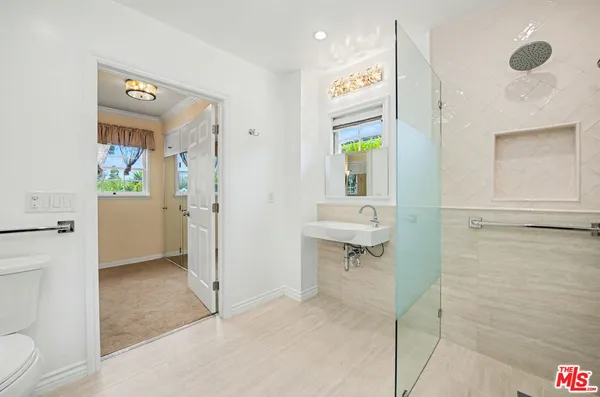 $9,379,000 | 608 Trenton Drive, Beverly Hills, CA 90210