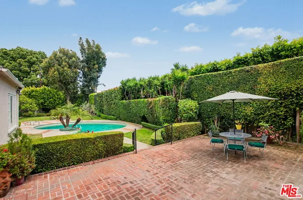 $9,379,000 | 608 Trenton Drive, Beverly Hills, CA 90210