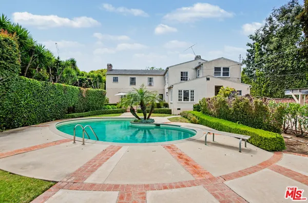 $9,379,000 | 608 Trenton Drive, Beverly Hills, CA 90210