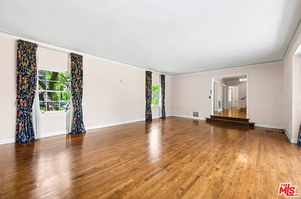 $9,379,000 | 608 Trenton Drive, Beverly Hills, CA 90210