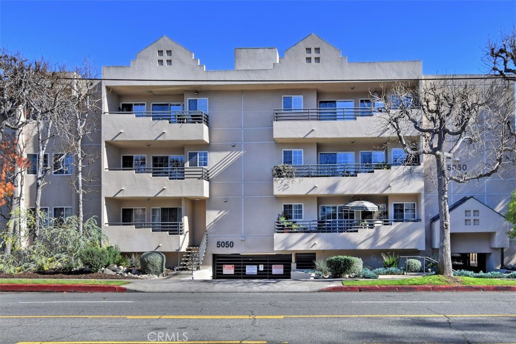 5050 Coldwater Canyon Avenue, Unit 306 Sherman Oaks, CA 91423 - Photo 2 of 24