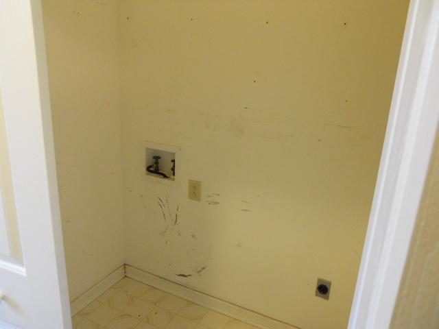 958 Rocky Valley Road Lebanon, TN 37090 - Photo 12 of 20 a bathroom