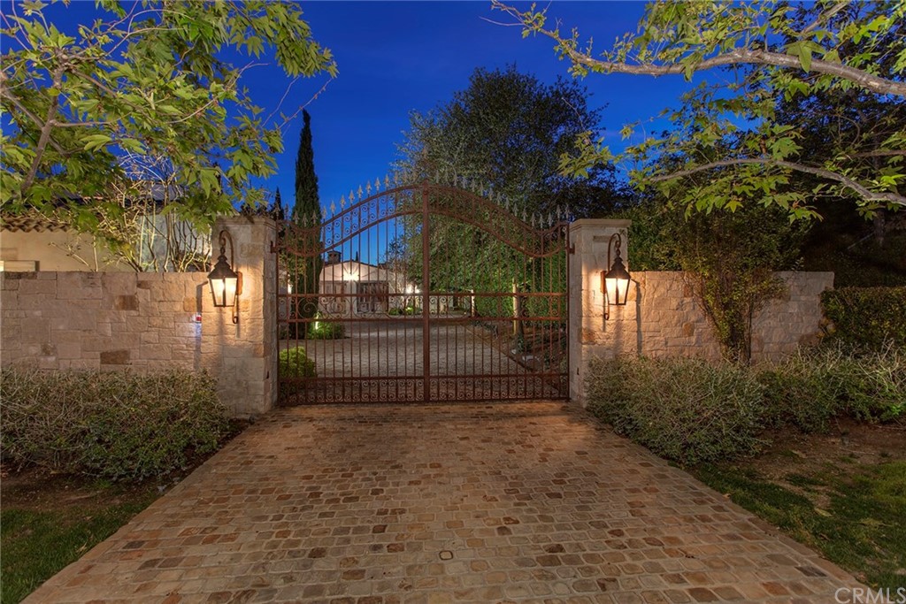 11 Needle Grass Irvine, CA 92603 - Photo 2 of 23