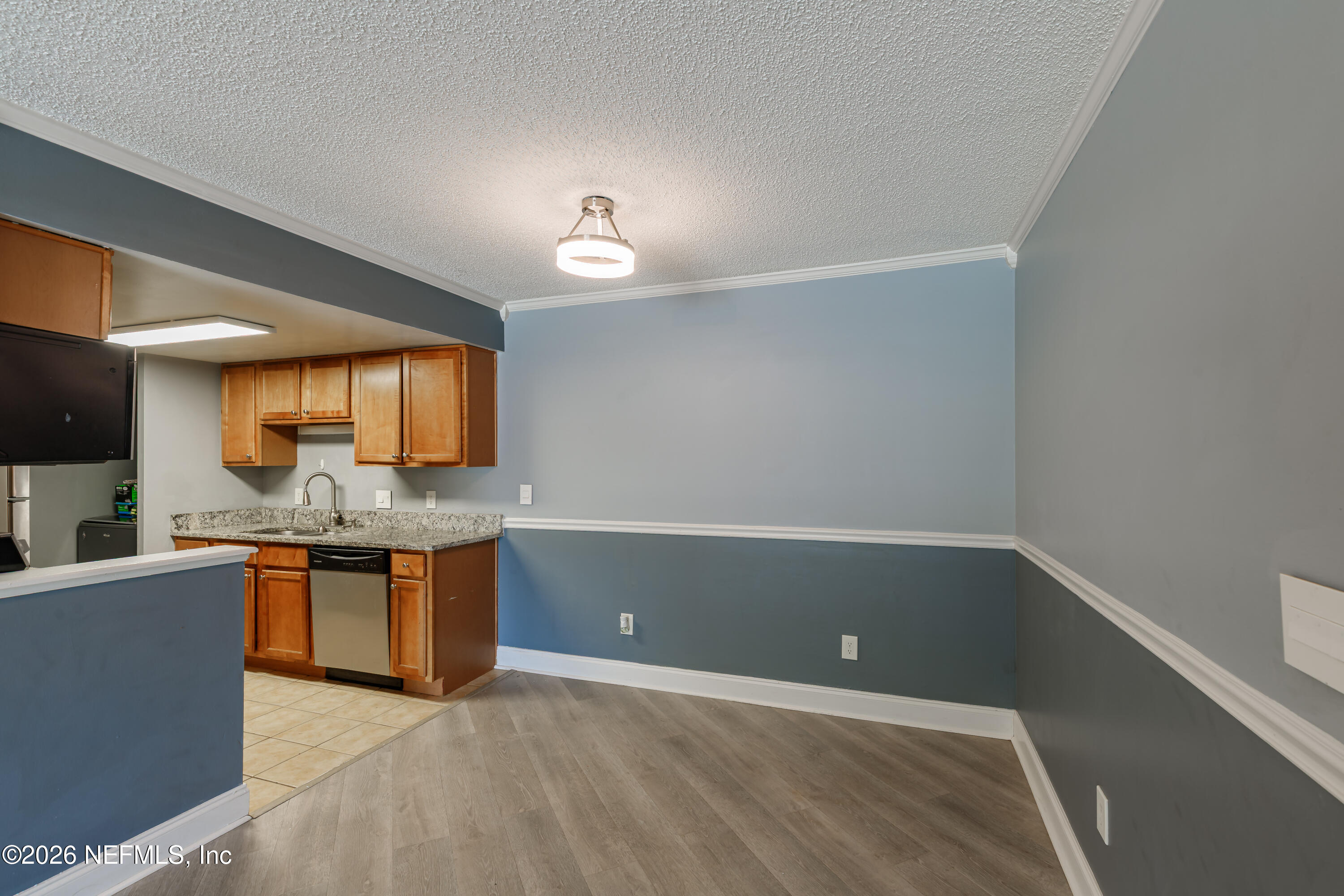 3737 Loretto Road, Unit 905 Jacksonville, FL 32223 - Photo 11 of 28 Dining Room to Kitchen